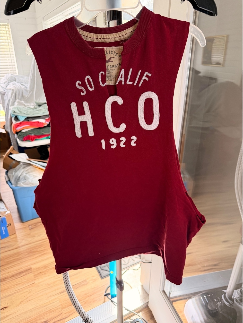 Hollister Mens XL Red HCO 1922 Applique Cutoff Muscle Tank Top Y2K Style